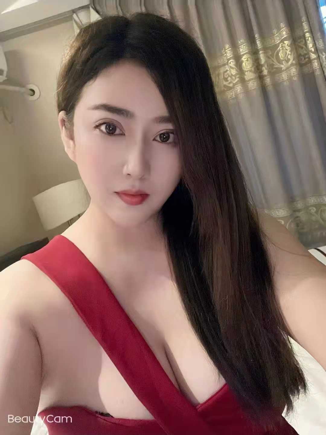 鼓楼区肤白貌美的大胸妹